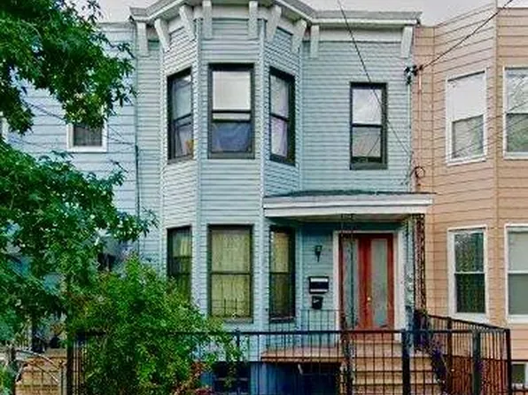 294 Autumn Avenue image 1 of 7