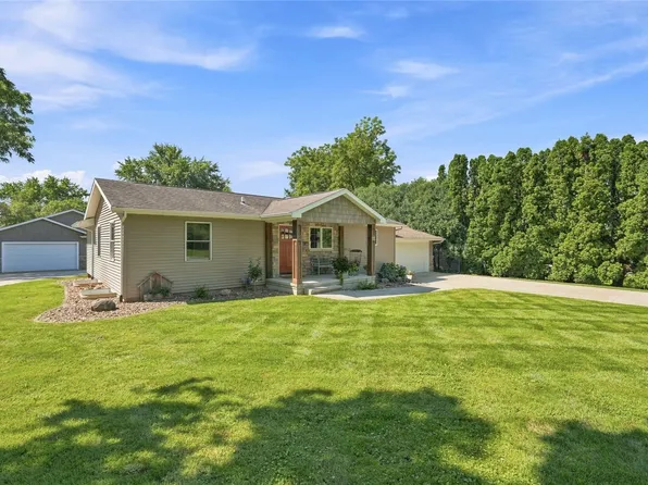 506 D St SW, Mount Vernon, IA 52314