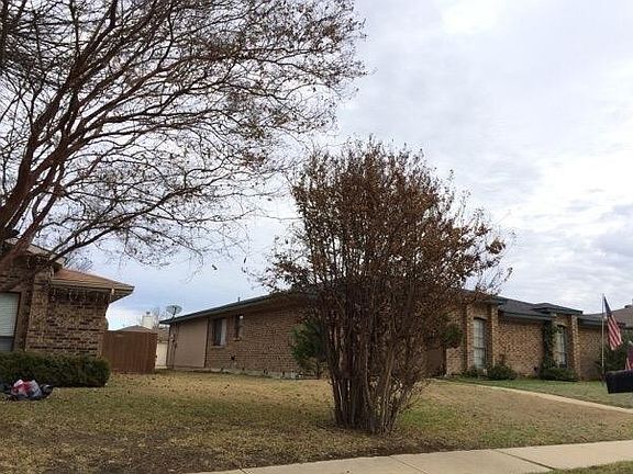 2nd image of 1737 Glencairn Ln