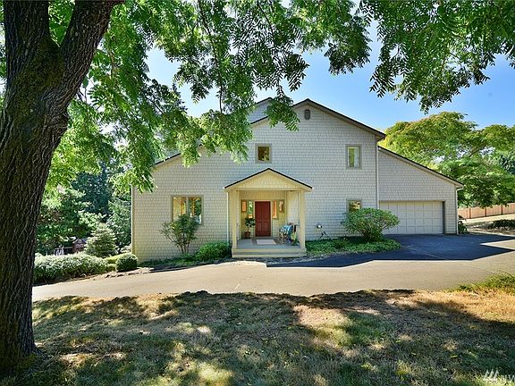 2nd image of 4757 Tangleberry Ln NE
