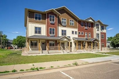 902 Menomonie St #31