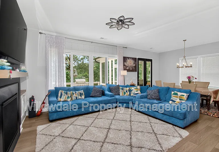 111 N Parkside Dr — Photo 27