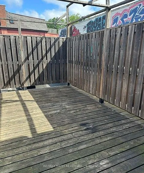 378 College St #2 — Photo 20