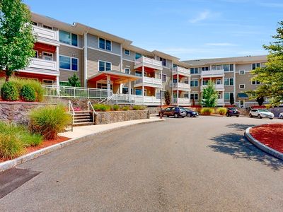 2 Inwood Dr APT 2001, Woburn, MA, 01801