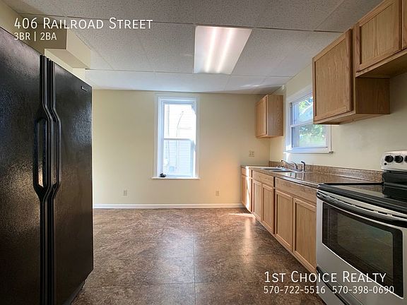 4th image of 406 Railroad St