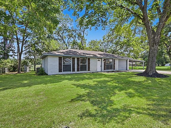 3rd image of 11 Hardy Hollow Dr