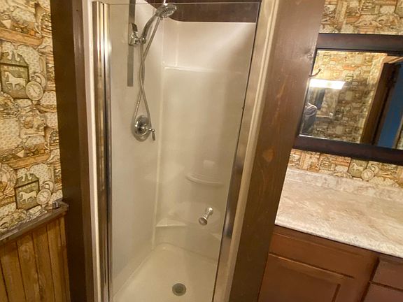 3rd image of 427 Bucklin St