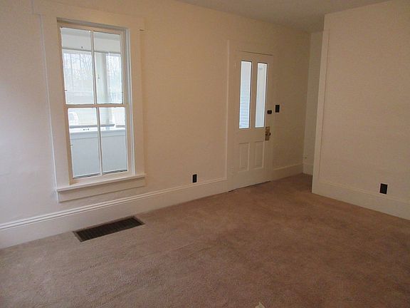 5th image of 621 Arthur St