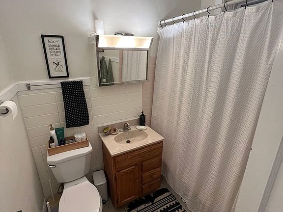 4th image of 2111 N Mozart St #2W