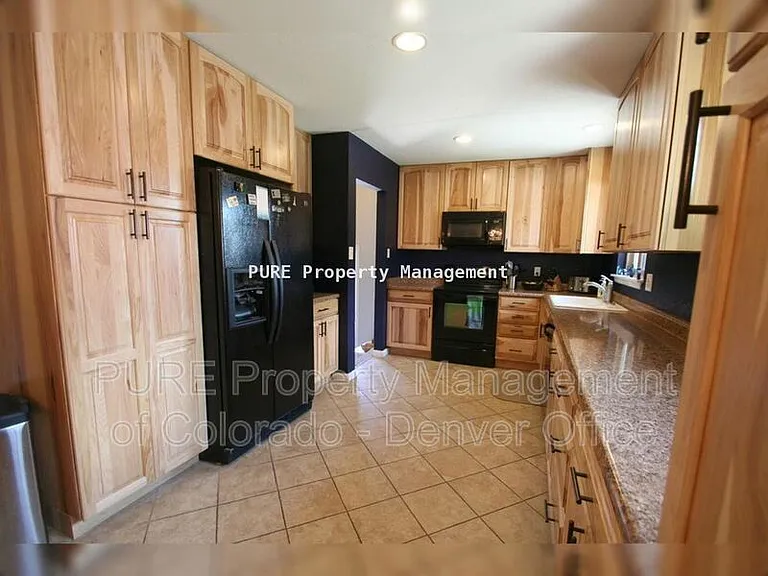 2255 S Clermont St — Photo 6