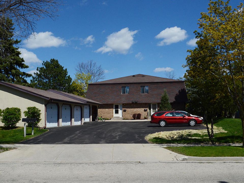 1st image of 435 Meadowbrook Dr