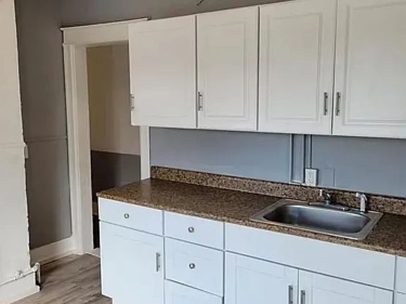 3rd image of 91 Pershing Ave #4