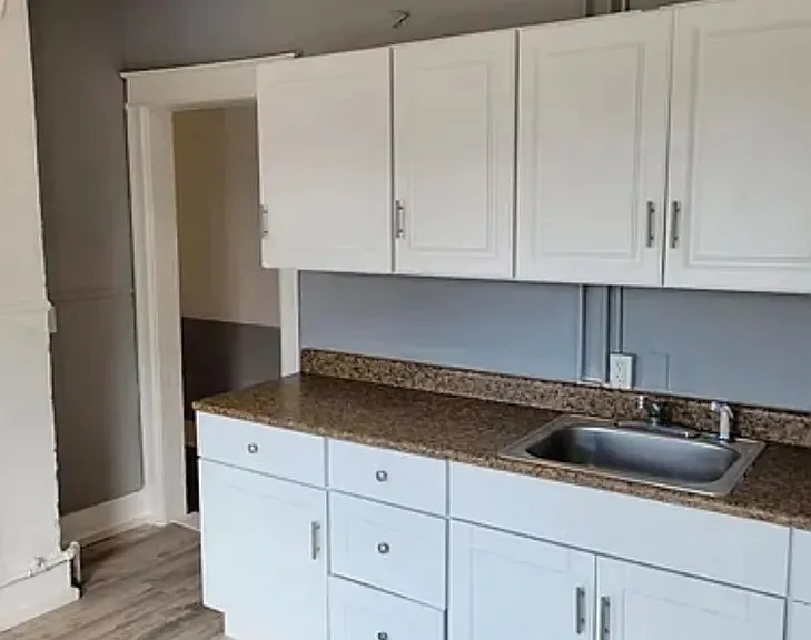 91 Pershing Ave #4 — Photo 3