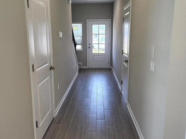 118 Pinebury Lane St — Photo 2