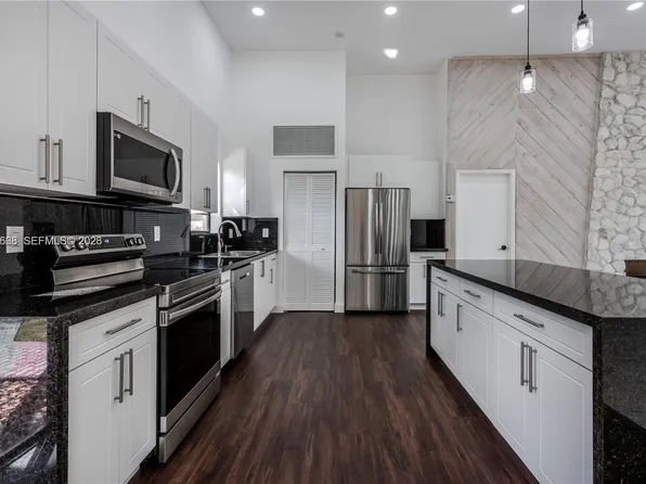 601 Leslie Dr #0, Hallandale, FL 33009