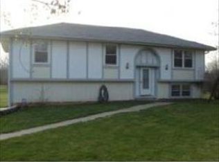 12 Redbird Dr, Agency, MO 64401