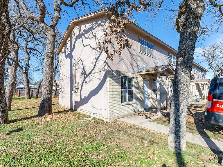 701 S Marsh St — Photo 3