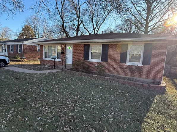 335 Saint Eugene Ln, Florissant, MO 63033
