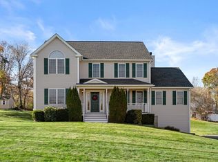 35 Peach Tree Dr, Sutton, MA 01590