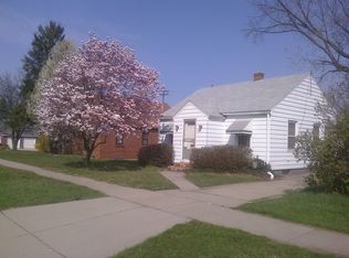 349 32nd St SE, Wyoming, MI 49548