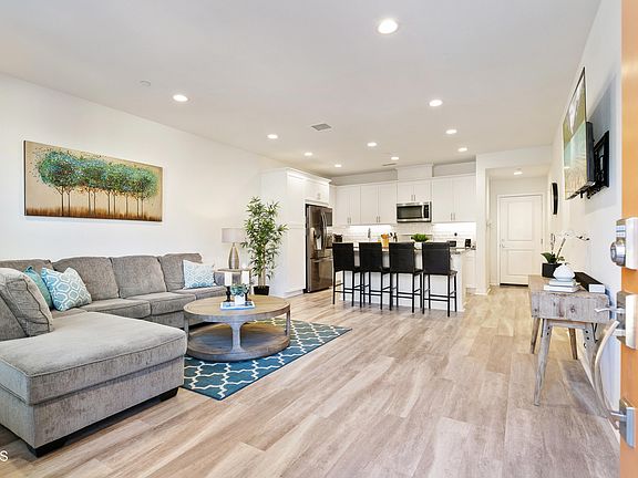 2nd image of 28619 Jardineras Dr