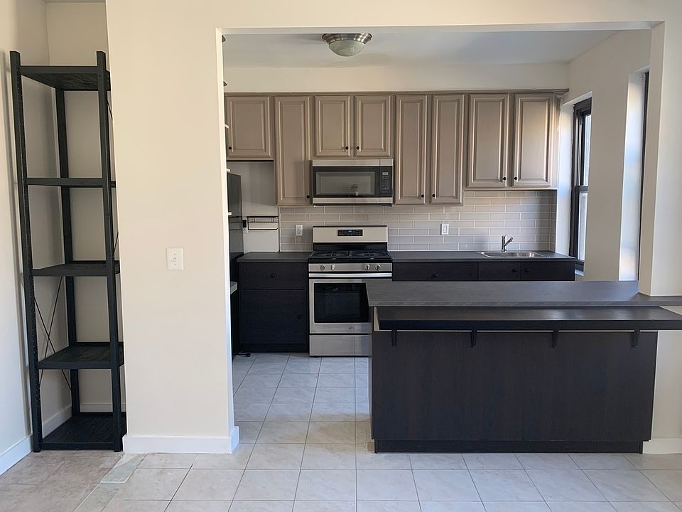 1st image of 2323 29th Ave Unit 2