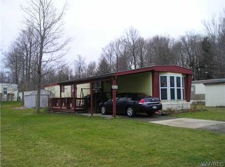 97 Poplar Bush Gdns #A, Alden, NY 14004