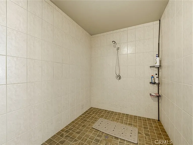 1505 Canterbury Cir — Photo 26