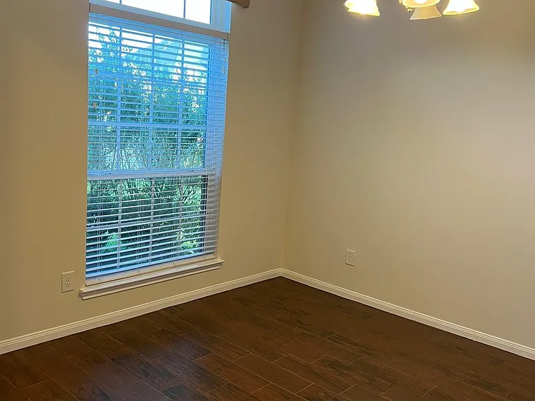 1238 S Maple Dr — Photo 13