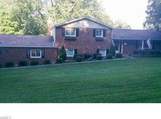 1380 Howell Rd, East Palestine, OH 44413