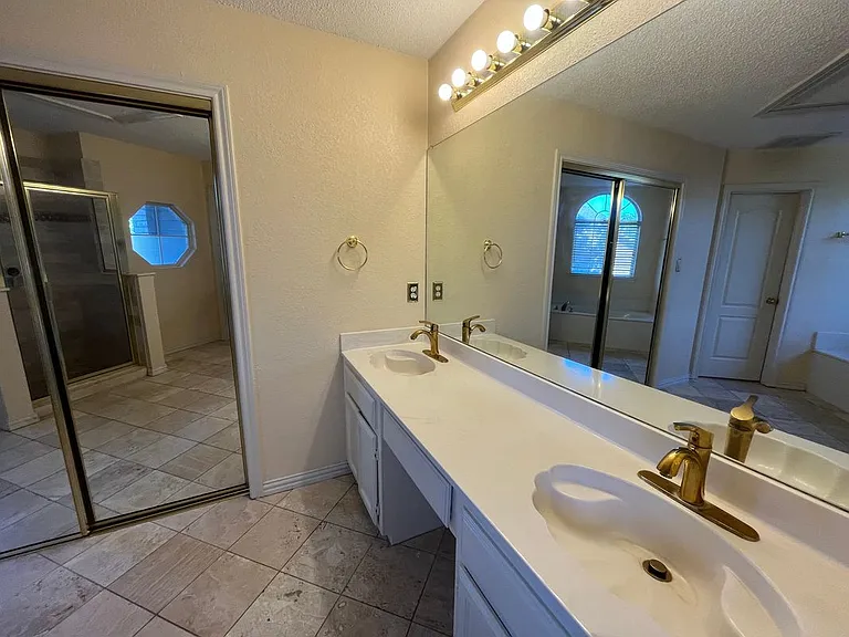 3051 Renaissance Ct — Photo 10