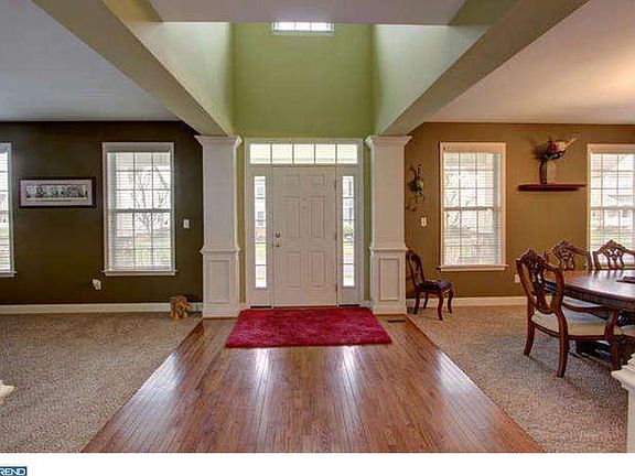 4th image of 731 Idlewyld Dr