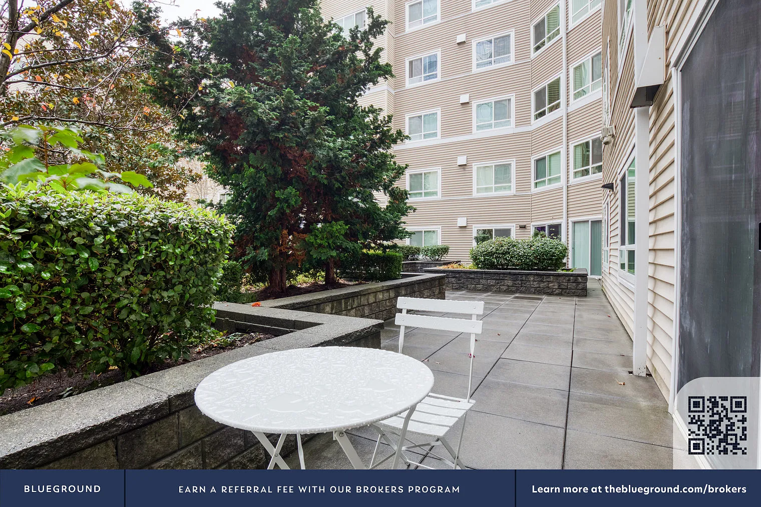 2 bed, 2.0 bath, 1041 sqft, $3,520 — Photo 3