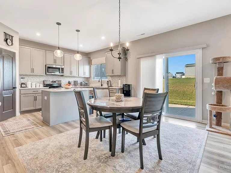 5817 Montrose Ct — Photo 12