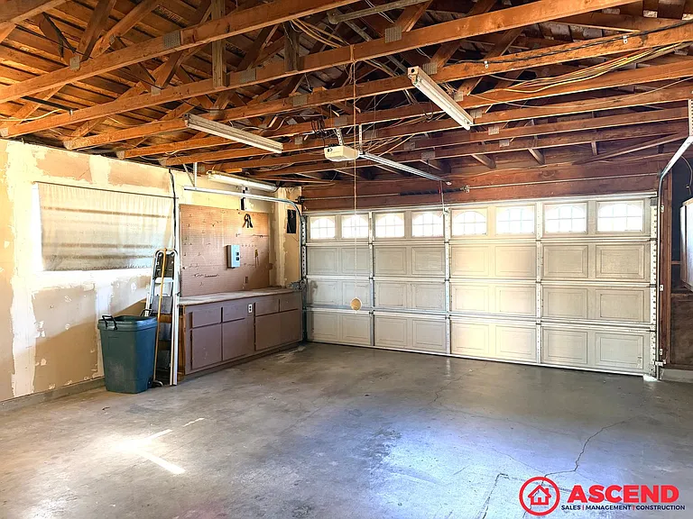5213 Lowen Ave — Photo 9