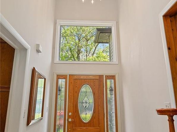 2 Walker Ct