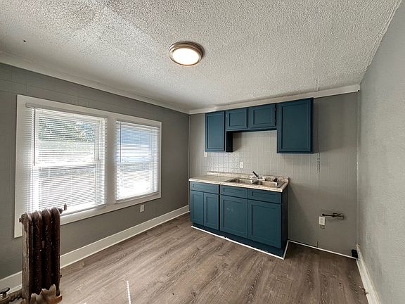 17310 BENTLER Studio Kitchen