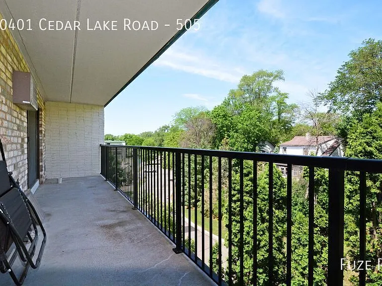 10401 Cedar Lake Rd #505 — Photo 17