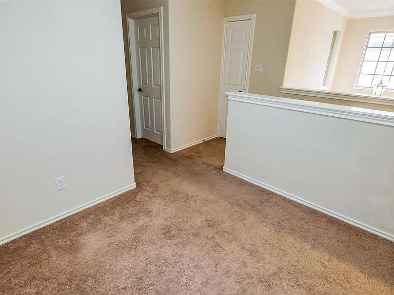 6475 Calgary Woods Ln — Photo 28