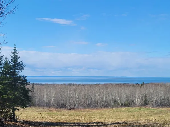 10 Voyageur Rd, Cornucopia, WI 54827