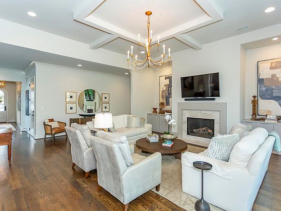 5th image of 2212 Walnut Hill Dr