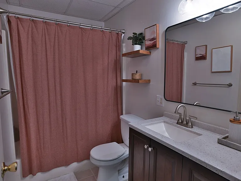 562 Race St — Photo 12