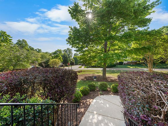 4th image of 909 Kennesaw Ct