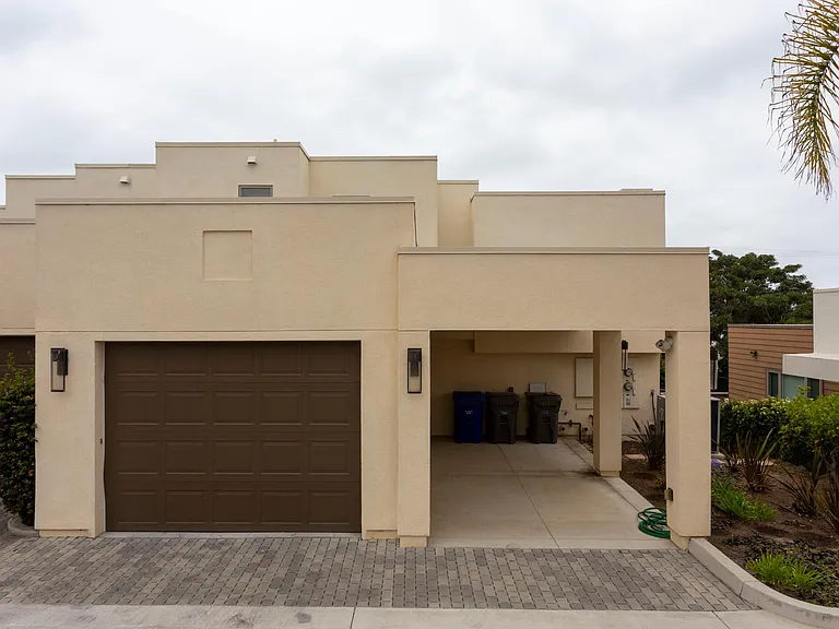 553 Stratford Ct — Photo 31