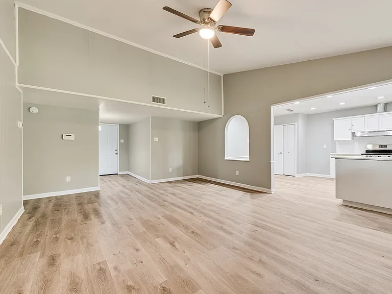 5010 Wildbriar Dr — Photo 6