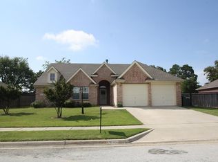 1027 Janet St, Aubrey, TX 76227