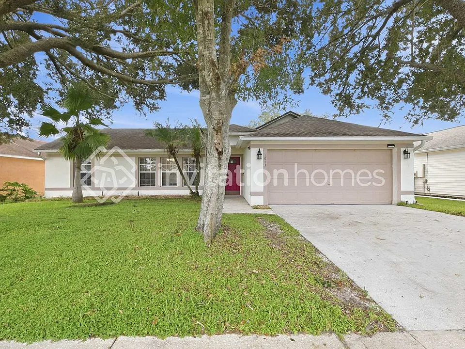 1043 W Riviera Blvd