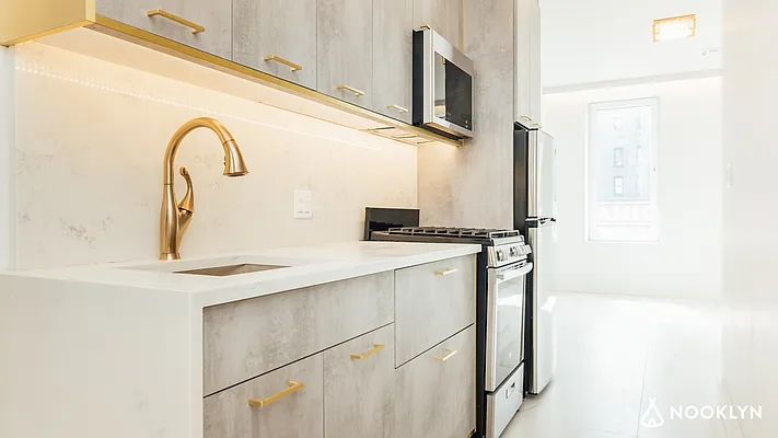 Rented by Nooklyn NYC LLC | media 17