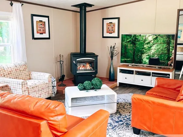 951 County Road 2592, Naples, TX 75568