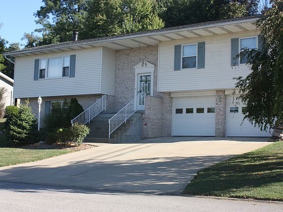 3rd image of 198 Greentree Dr